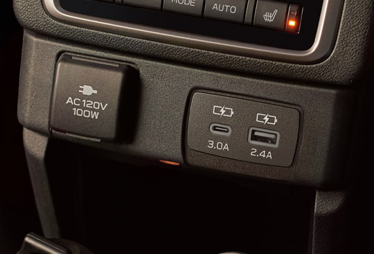 <sg-lang1>Puertos de carga USB tipo A y C*³</sg-lang1><sg-lang2></sg-lang2><sg-lang3></sg-lang3>