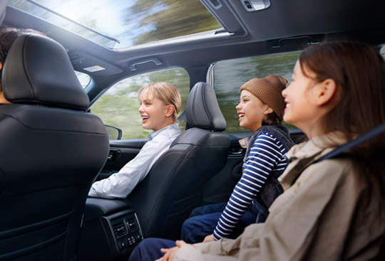 <sg-lang1>Sunroof eléctrico de cristal, deslizable y con ajuste de inclinación.</sg-lang1><sg-lang2></sg-lang2><sg-lang3></sg-lang3>
